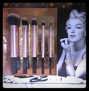 5 PIECE BRUSH SET